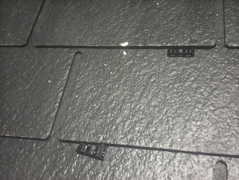 梅雨前に重要です 縁切り工法 コロニアル屋根タスペーサー取付施工 施工実績 スキザキ塗装 梅雨前に重要です 縁切り工法 コロニアル屋根タスペーサー取付施工 施工実績 スキザキ塗装