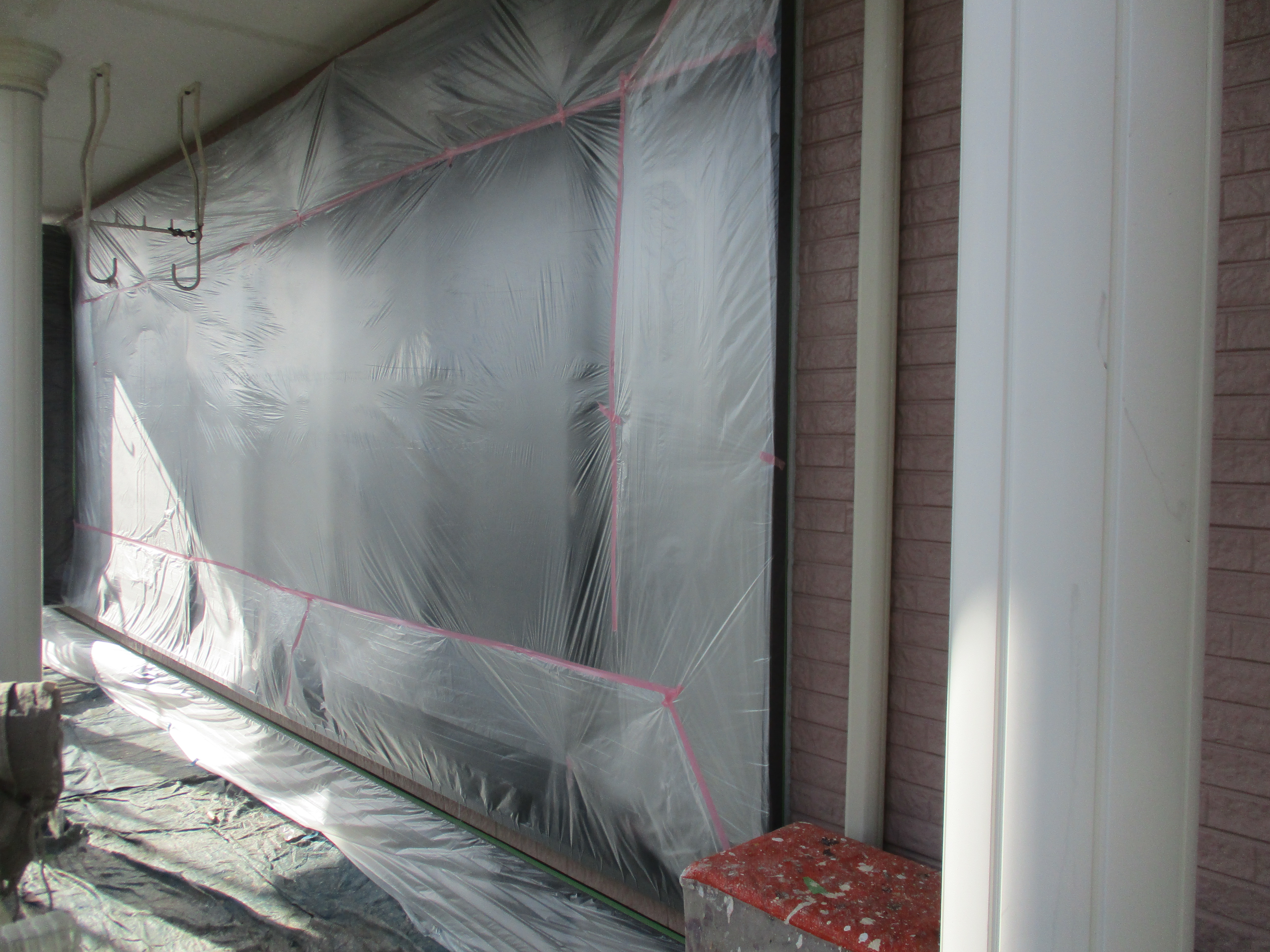 外壁の養生と付帯部の施工｜スキザキ塗装