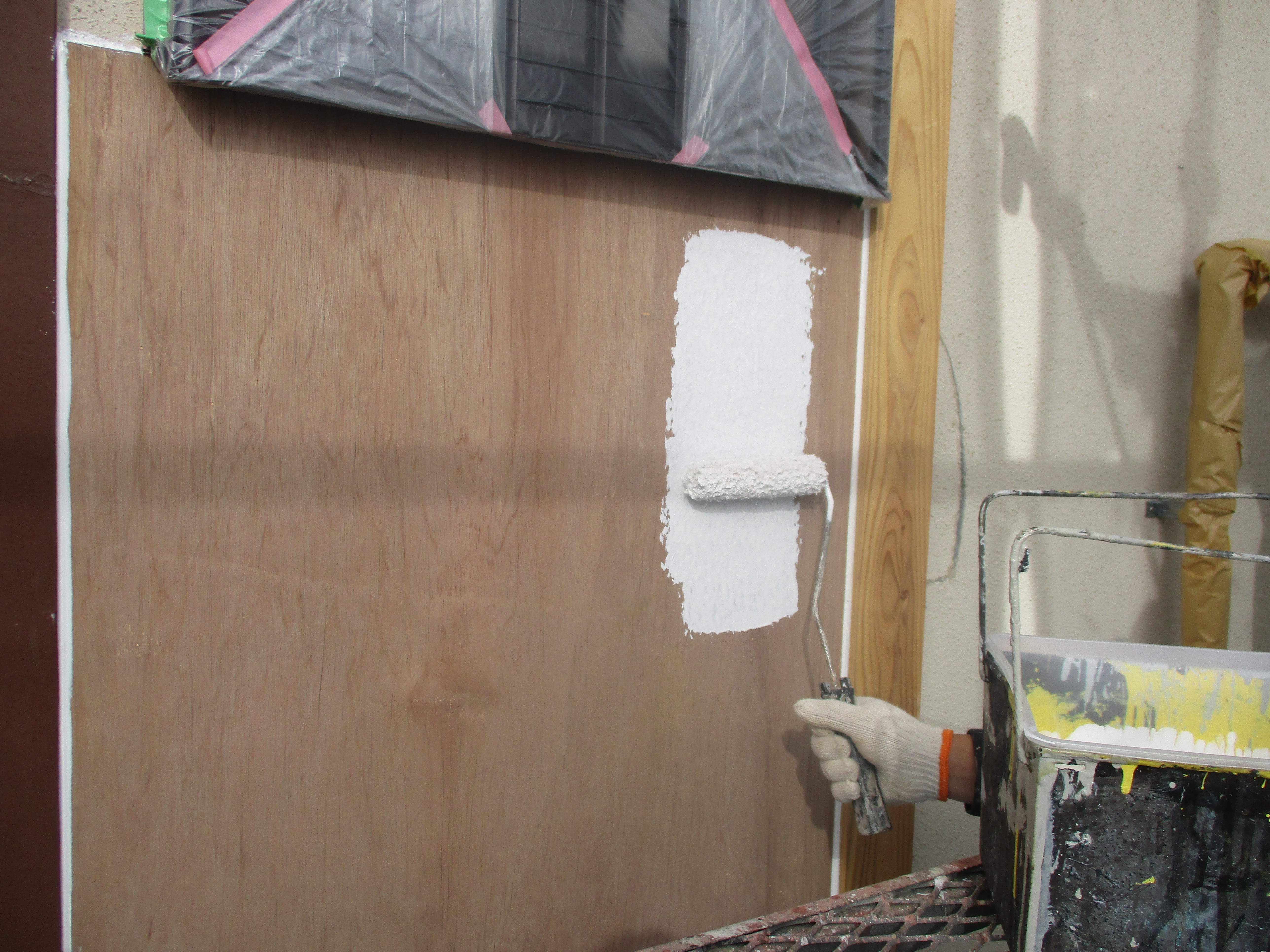 外壁の補修 パテ とコーキング 下地吹付け 付帯部の施工 スキザキ塗装