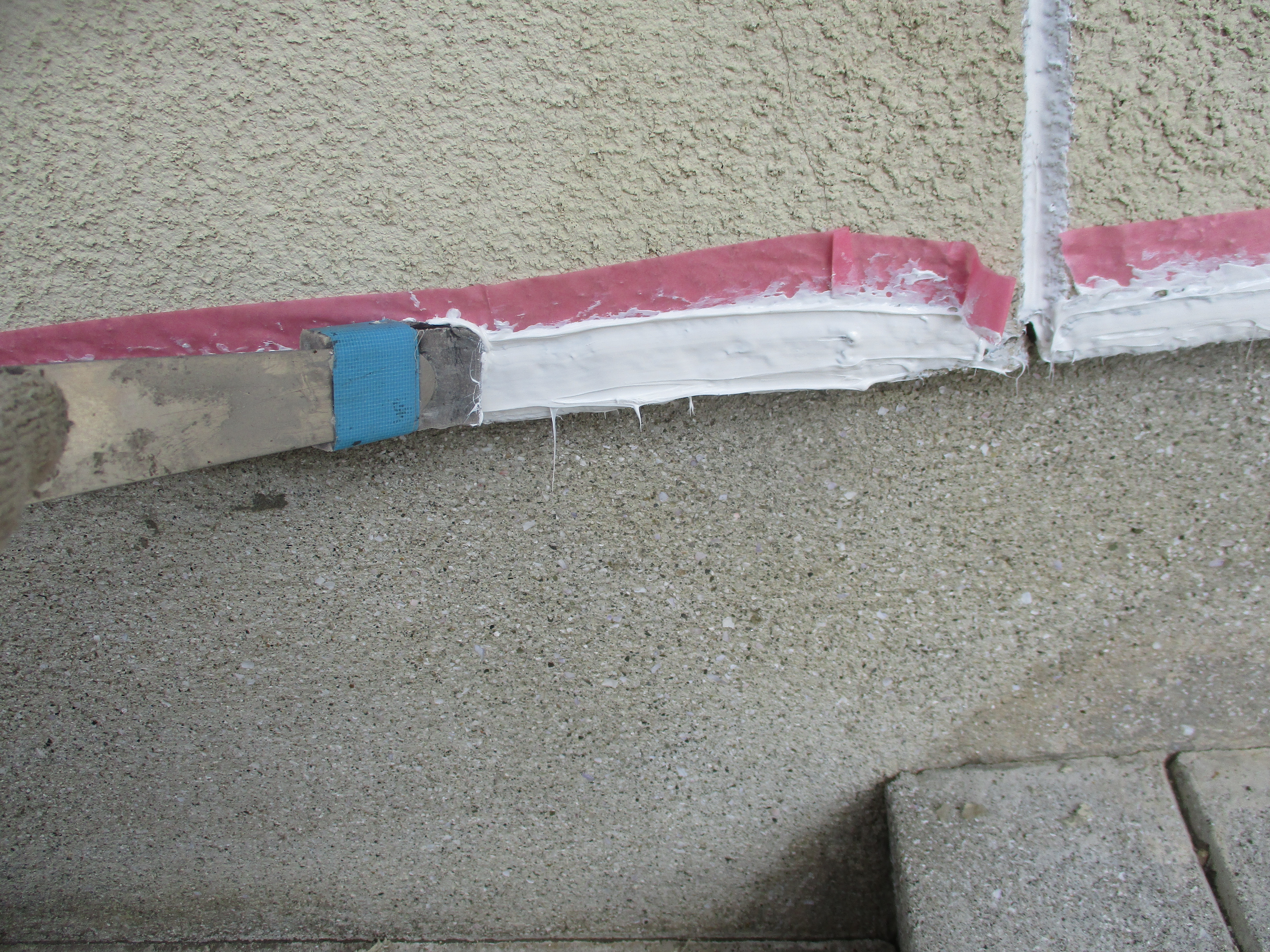 外壁の下地処理 下塗り 養生 付帯部の施工 スキザキ塗装