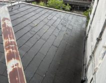 屋根：エスケープレミアムルーフＳｉ・ラジカル塗料邸のBefore（施工前）の様子