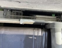 雨樋の中・高圧洗浄施工邸のBefore（施工前）の様子